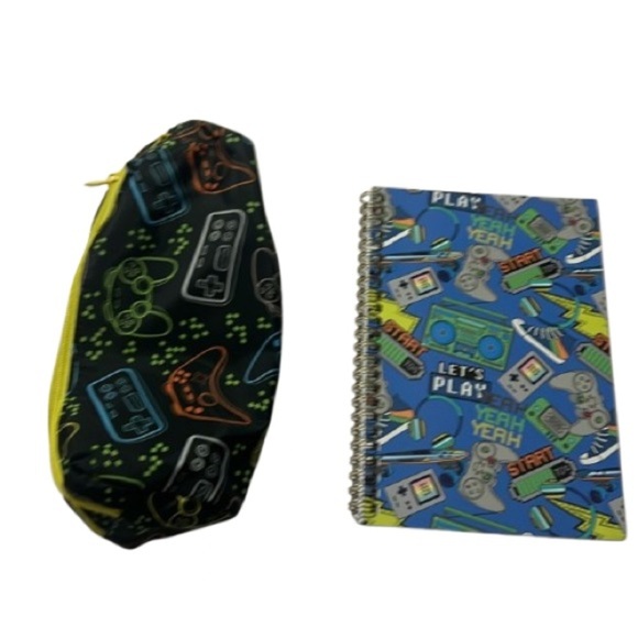 #682 Pencil pouch and 6 x 8 1/4 notebook - Picture 1 of 4